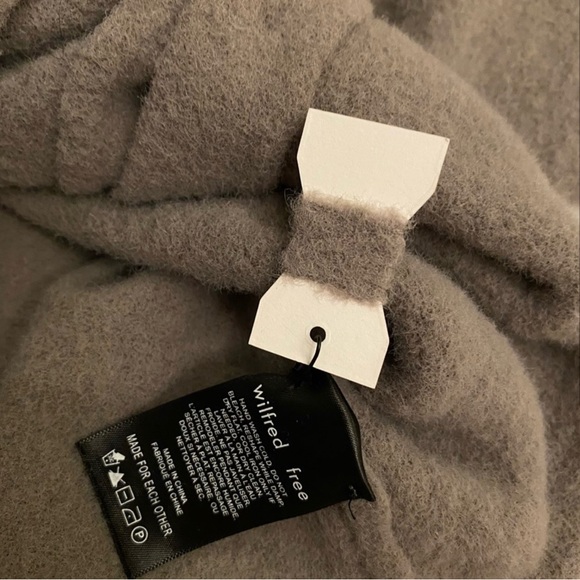 Aritzia Wilfred Fuzzy Grey Cardigan - Picture 2 of 3